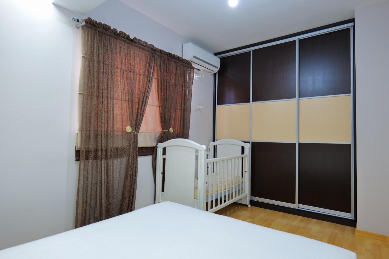 Ansel Home Sarande Luaran gambar