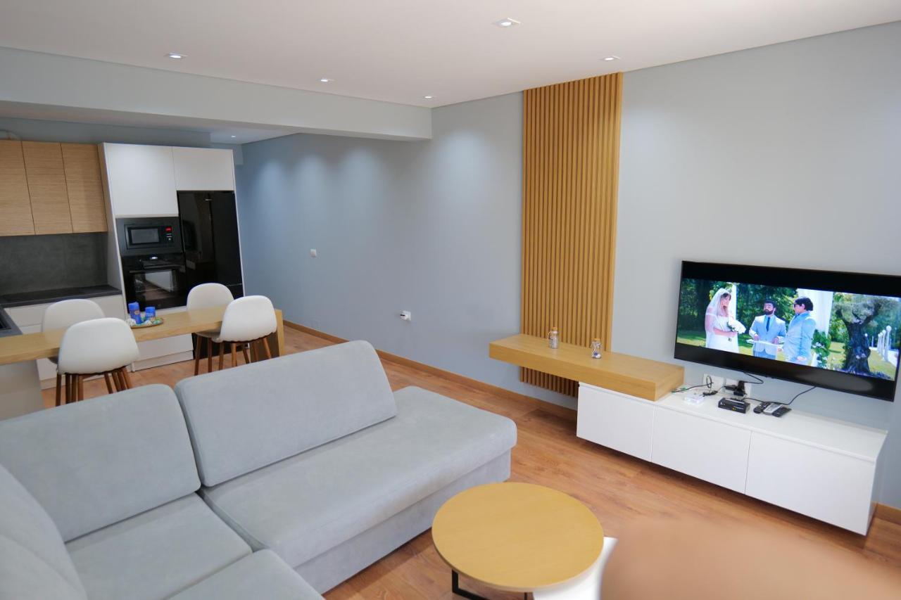 Ansel Home Sarande Luaran gambar
