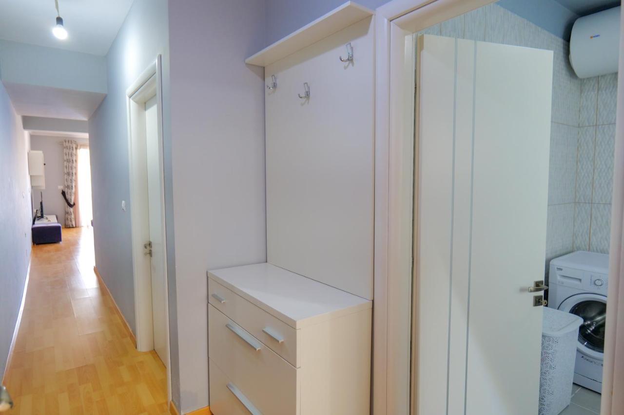 Ansel Home Sarande Luaran gambar