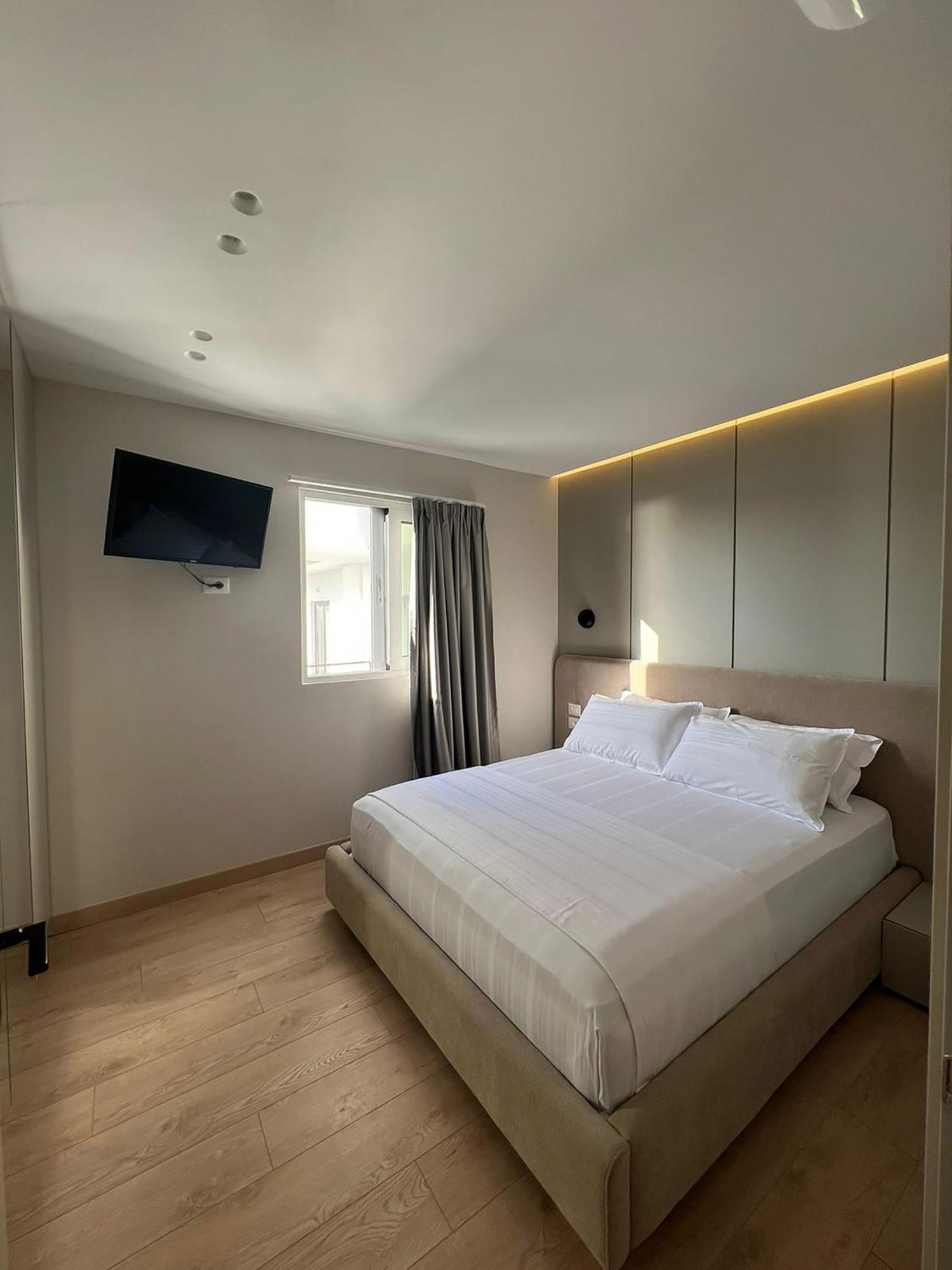 Ansel Home Sarande Luaran gambar