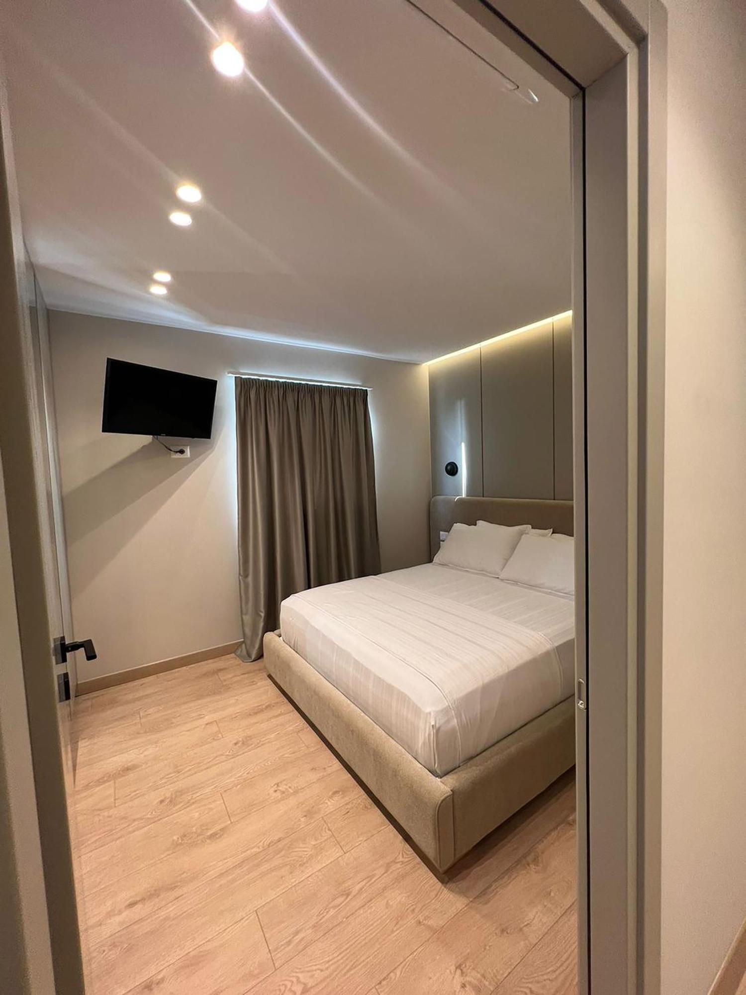 Ansel Home Sarande Luaran gambar