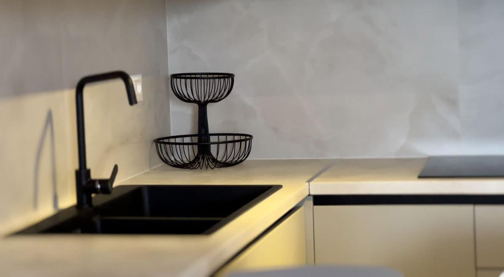 Ansel Home Sarande Luaran gambar
