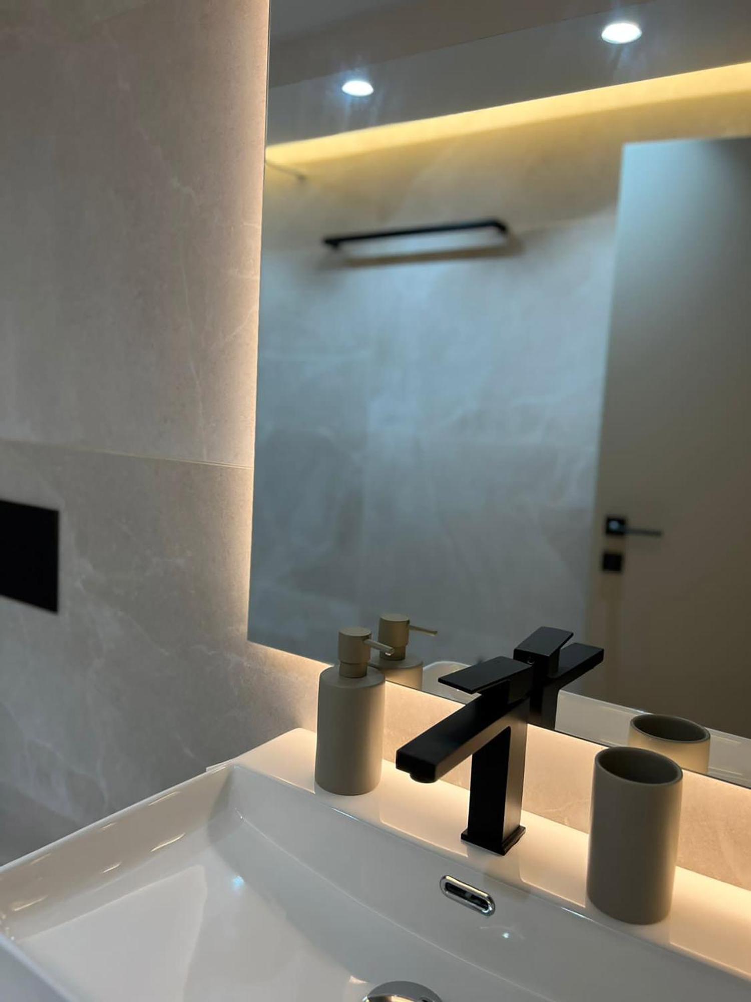 Ansel Home Sarande Luaran gambar